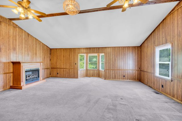 125 Lynn Ln, Charlotte, TN 37036