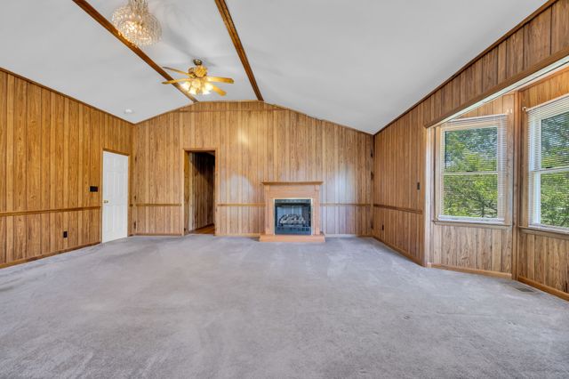 125 Lynn Ln, Charlotte, TN 37036