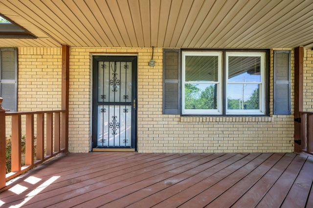 125 Lynn Ln, Charlotte, TN 37036