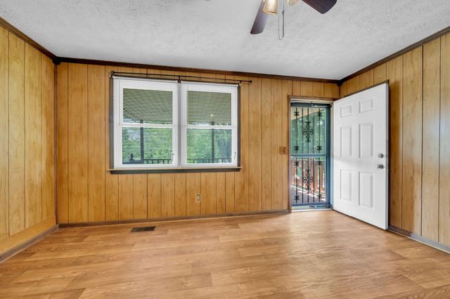 125 Lynn Ln, Charlotte, TN 37036
