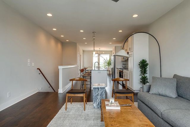 72 Fern Ave, Nashville, TN 37207