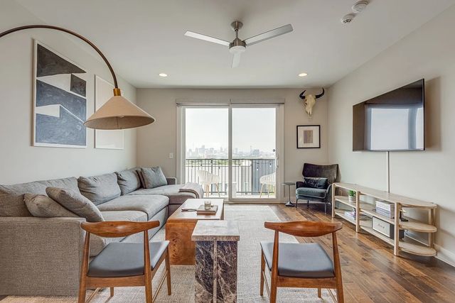 72 Fern Ave, Nashville, TN 37207