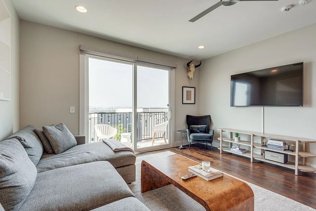 72 Fern Ave, Nashville, TN 37207