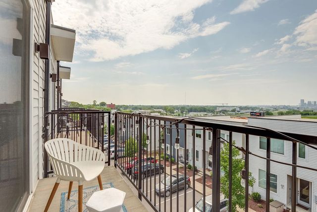 72 Fern Ave, Nashville, TN 37207