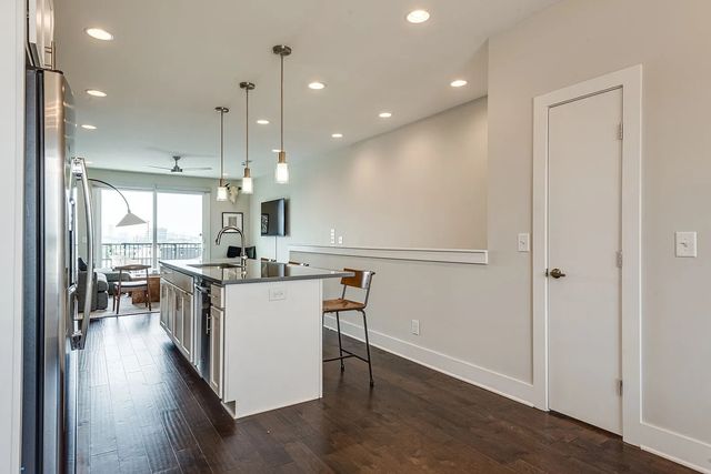 72 Fern Ave, Nashville, TN 37207