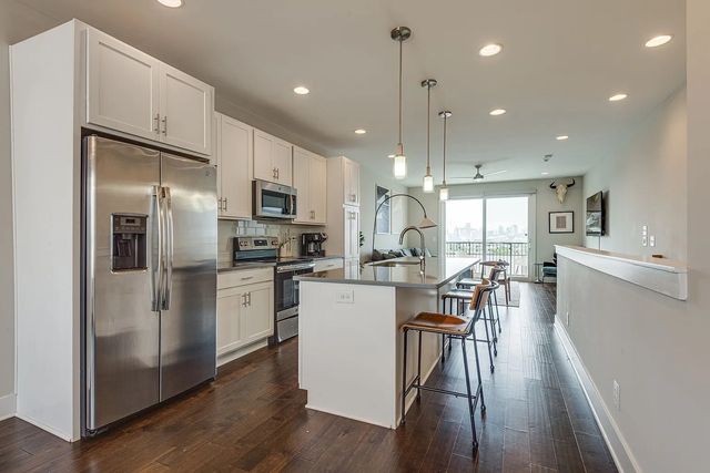 72 Fern Ave, Nashville, TN 37207