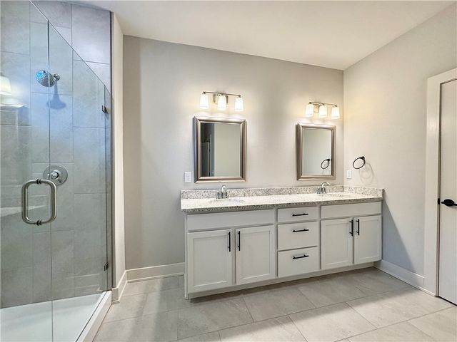 704 NE Heights Lane, Bentonville, AR 72712