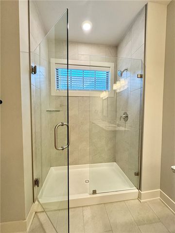 704 NE Heights Lane, Bentonville, AR 72712