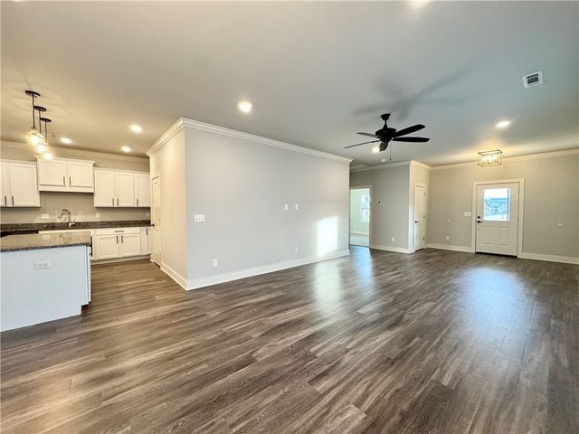 704 NE Heights Lane, Bentonville, AR 72712