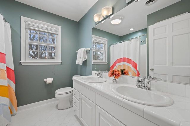 4937 W Knollwood DRIVE, Mount Pleasant, WI 53403