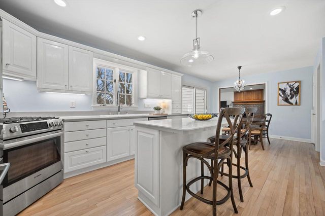 4937 W Knollwood DRIVE, Mount Pleasant, WI 53403