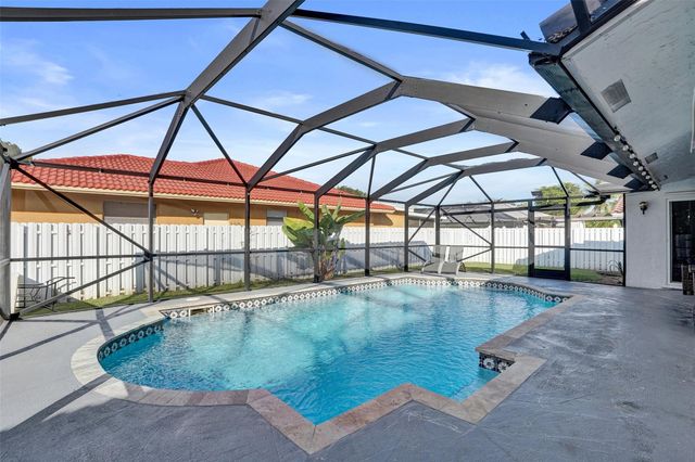 7909 NW 19th St, Margate, FL 33063