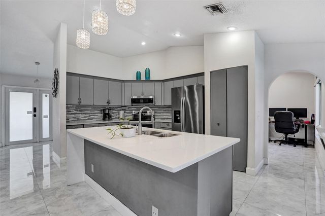 7909 NW 19th St, Margate, FL 33063