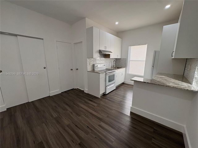 3237 SW 4th St 16, Miami, FL 33135