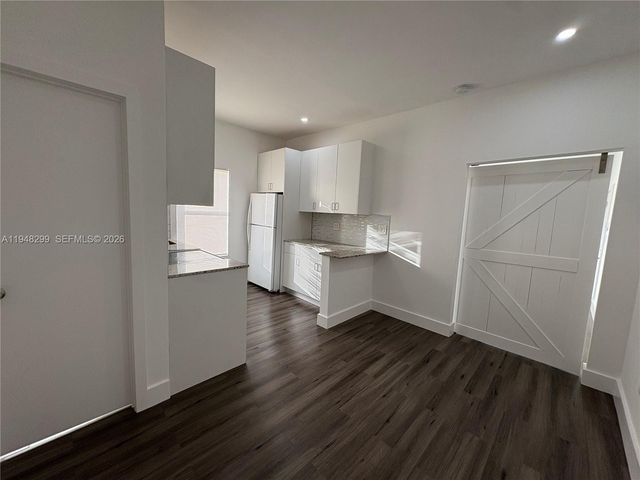 3237 SW 4th St 16, Miami, FL 33135