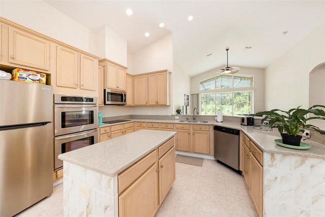 10711 PEARL BERRY LOOP, Land O Lakes, FL 34638