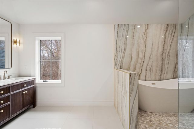 9 Wilderness Road, Nissequogue, NY 11780