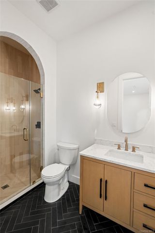 9 Wilderness Road, Nissequogue, NY 11780