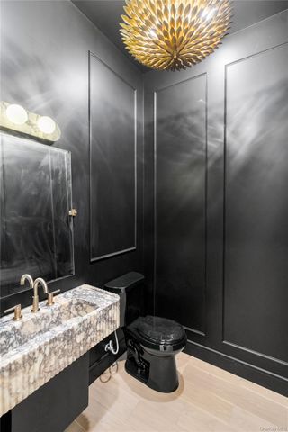 9 Wilderness Road, Nissequogue, NY 11780