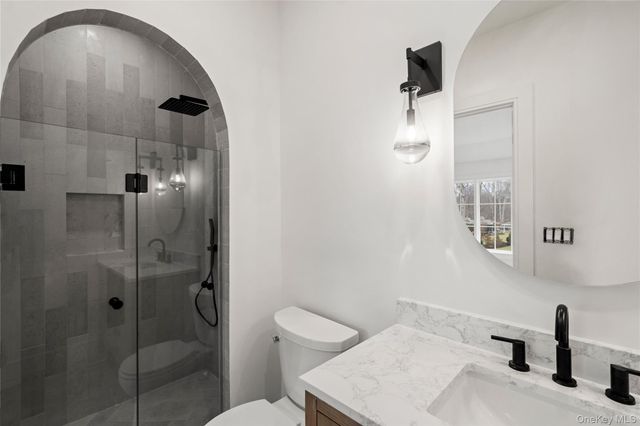 9 Wilderness Road, Nissequogue, NY 11780