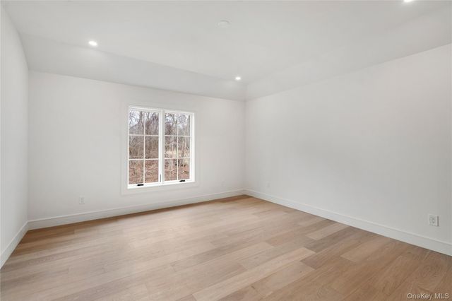 9 Wilderness Road, Nissequogue, NY 11780