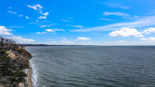 9 Wilderness Road, Nissequogue, NY 11780