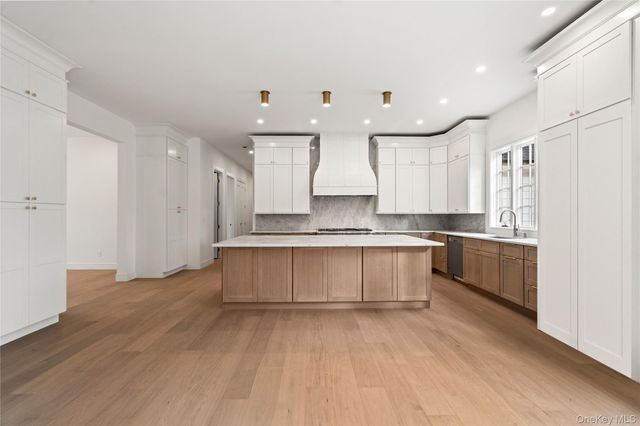 9 Wilderness Road, Nissequogue, NY 11780