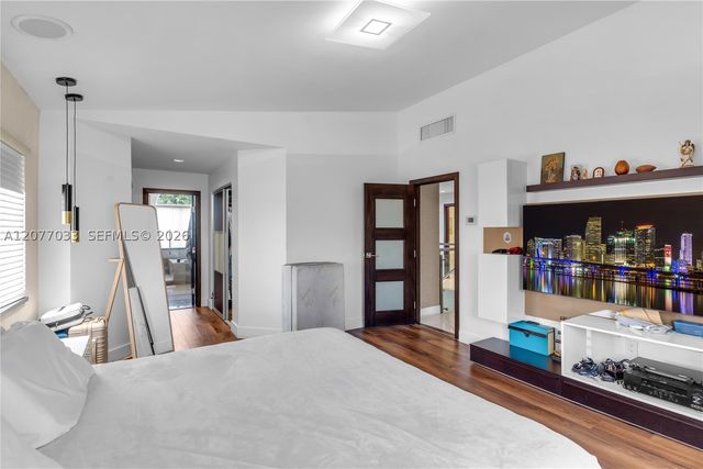 11101 NW 72nd Ter, Doral, FL 33178