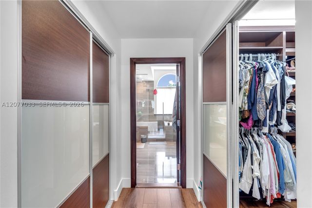 11101 NW 72nd Ter, Doral, FL 33178