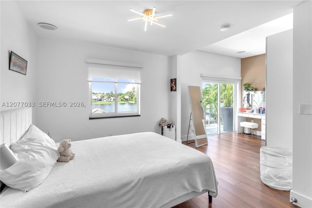 11101 NW 72nd Ter, Doral, FL 33178