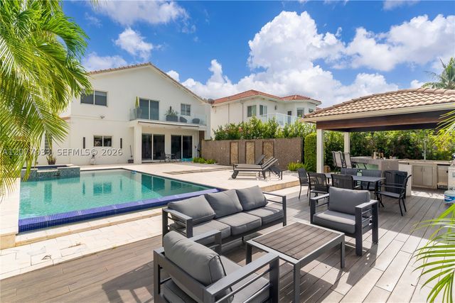 11101 NW 72nd Ter, Doral, FL 33178