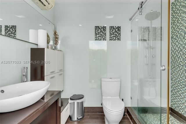 11101 NW 72nd Ter, Doral, FL 33178