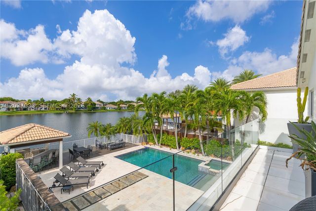 11101 NW 72nd Ter, Doral, FL 33178