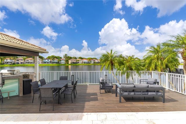 11101 NW 72nd Ter, Doral, FL 33178