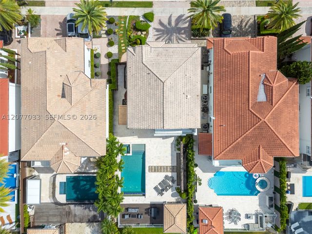 11101 NW 72nd Ter, Doral, FL 33178