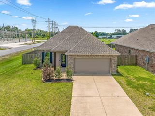 1511 Bowen Road, Lake Charles, LA 70611