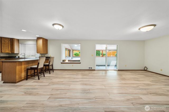 820 Monroe Avenue NE, Renton, WA 98056