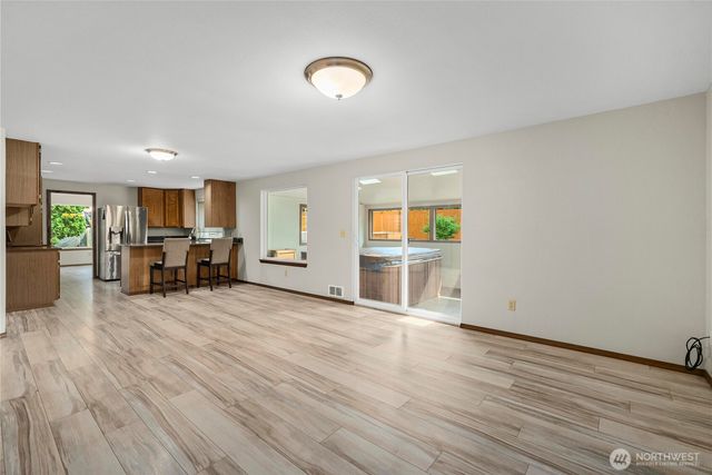 820 Monroe Avenue NE, Renton, WA 98056