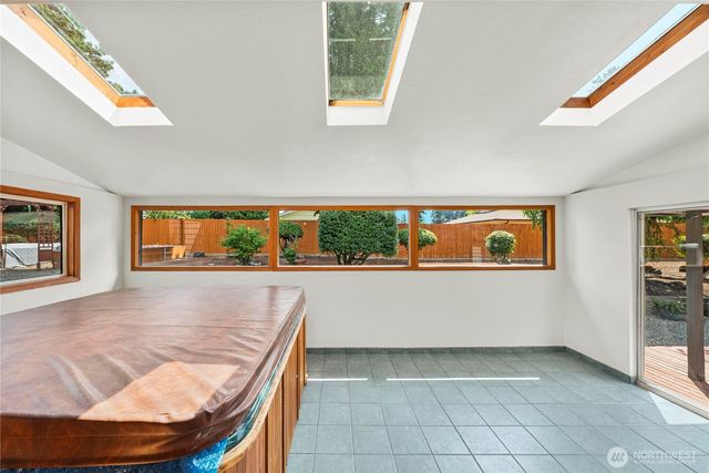 820 Monroe Avenue NE, Renton, WA 98056