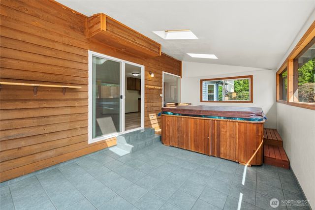 820 Monroe Avenue NE, Renton, WA 98056