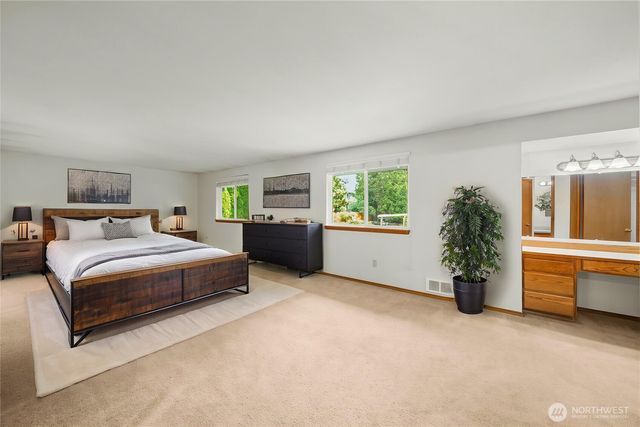 820 Monroe Avenue NE, Renton, WA 98056