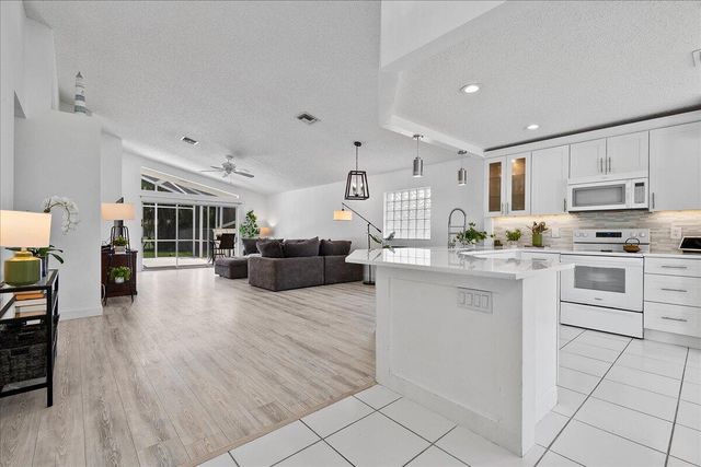 1820 S Club Drive, Wellington, FL 33414