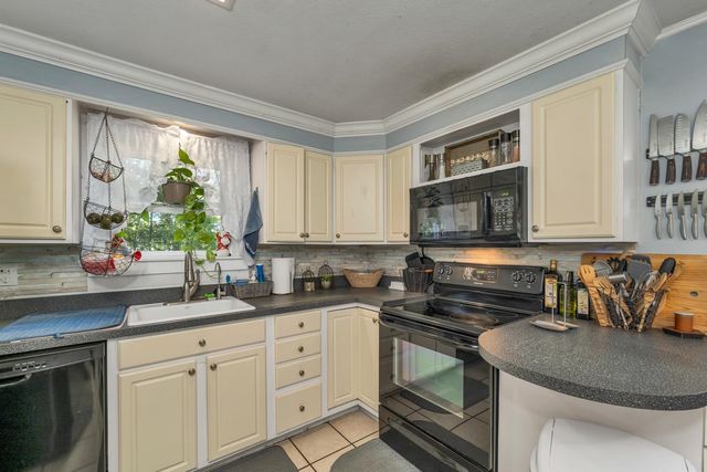 506 Vinton Street, Manchester, NH 03103