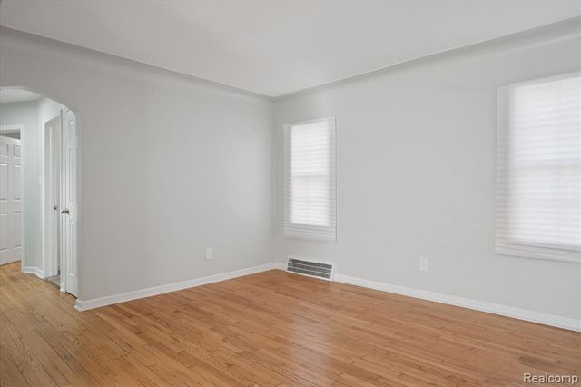 11285 Lakepointe Street, Detroit, MI 48224