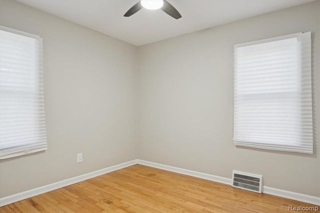 11285 Lakepointe Street, Detroit, MI 48224