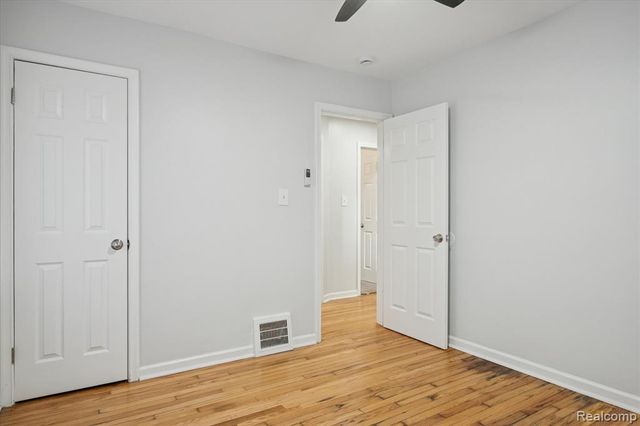 11285 Lakepointe Street, Detroit, MI 48224