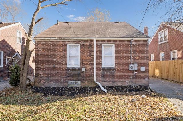 11285 Lakepointe Street, Detroit, MI 48224