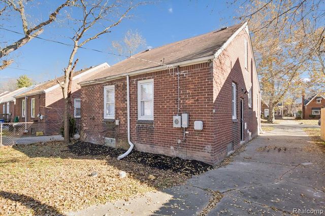 11285 Lakepointe Street, Detroit, MI 48224