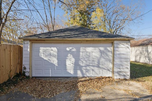 11285 Lakepointe Street, Detroit, MI 48224