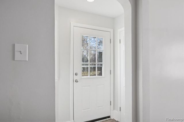 11285 Lakepointe Street, Detroit, MI 48224